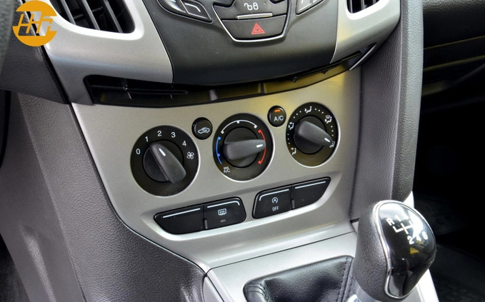 Ford Focus cena 24900 przebieg: 185475, rok produkcji 2013 z Włoszczowa małe 121